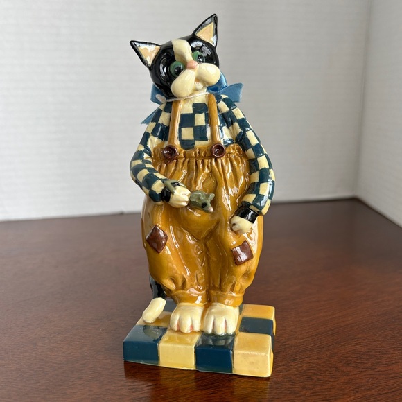 Donna Little Kitt'in Littles by Enesco CAT figurine - "A Little Bit Proud" 1997 - Picture 1 of 10